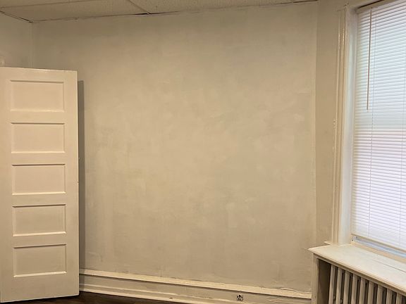 3rd image of 5848 Warrington Ave
