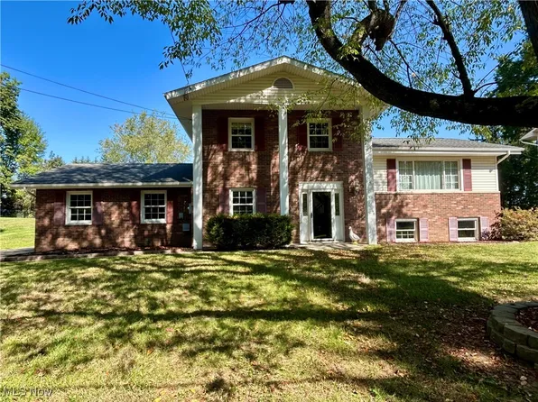 399 Abbyshire Rd, Akron, OH 44319