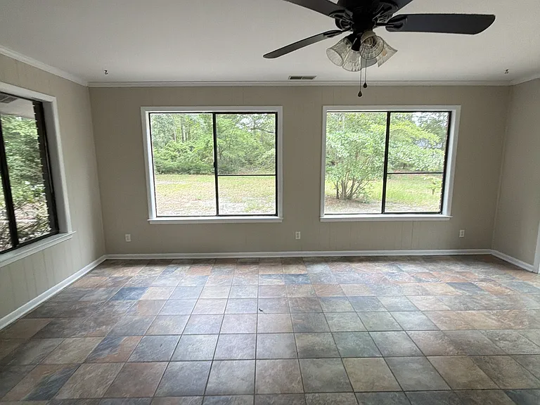 206 W General Stewart Way — Photo 3