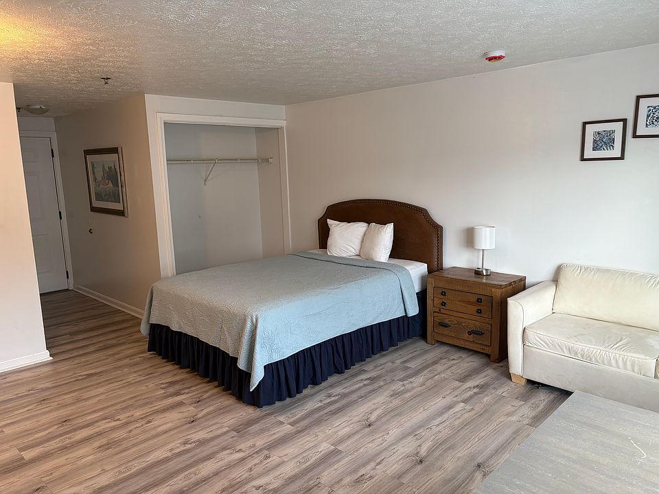 1st image of 198 E Grand Ave #302