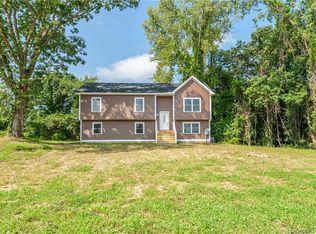 16 Heather Lyn Drive Rd, Norwich, CT 06360