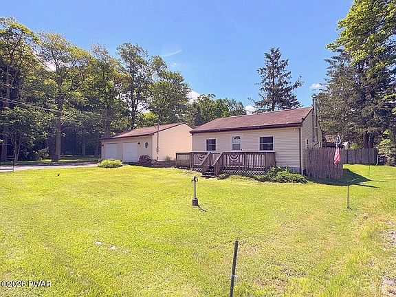 3rd image of 113 E Oak Ln