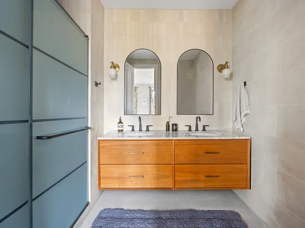 750 Hancock Street image 4 of 12