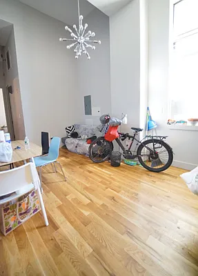 Rented by Manhattan Management LLC | media 43