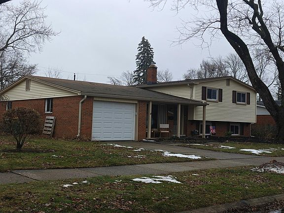 2nd image of 21044 Birchwood St
