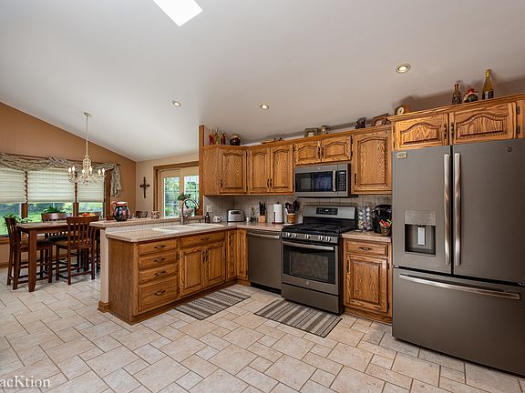 3rd image of 8117 Farmingdale Dr