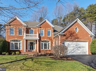 4922 Berkshire Woods Dr, Fairfax, VA