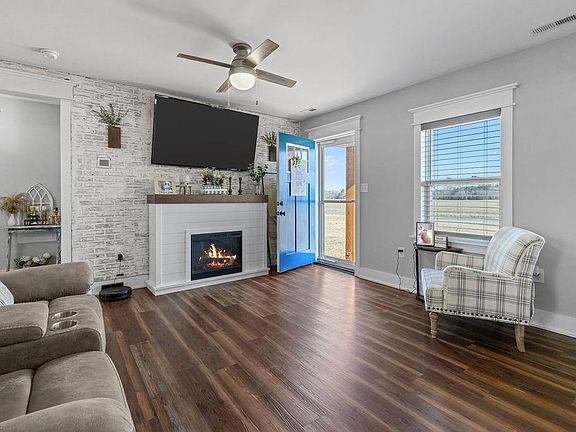 4th image of 25296 Mount Horeb Rd