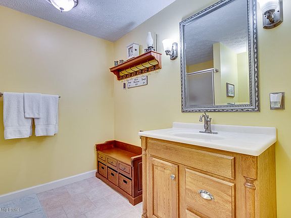 5th image of 1097 Castlerock Dr