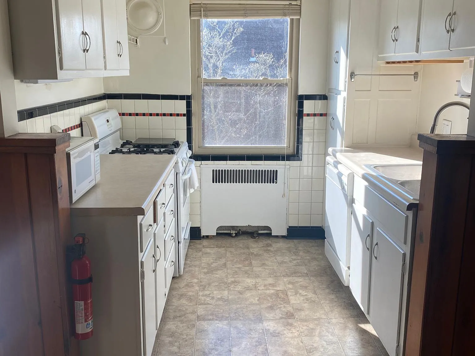 1325 Paxton Ave — Photo 4