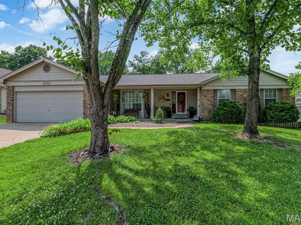 401 Coronation Dr, O'Fallon, MO 63366