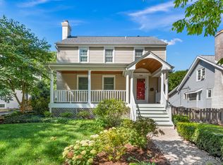 514 S Summit St, Barrington, IL 60010