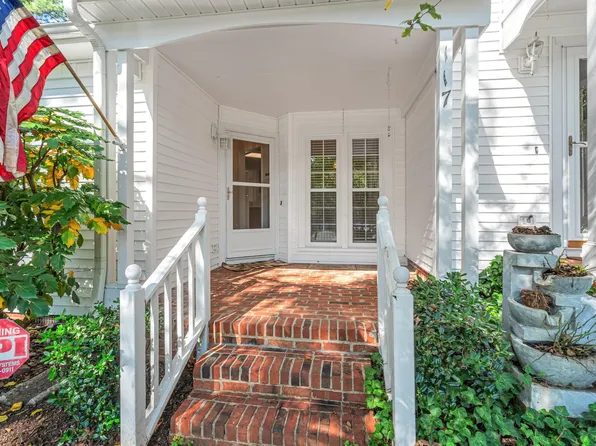117 Planetree Ln, Cary, NC 27511