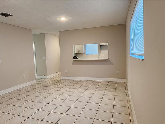5th image of 800 SW 10th Ave #800