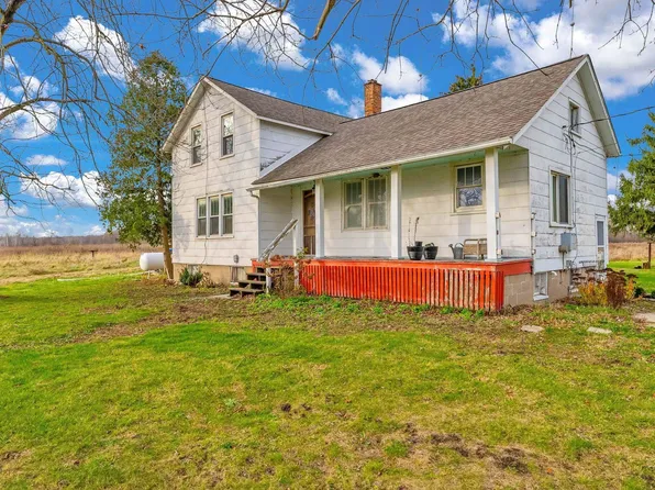 5914 Plank Rd, Cottrellville, MI 48039