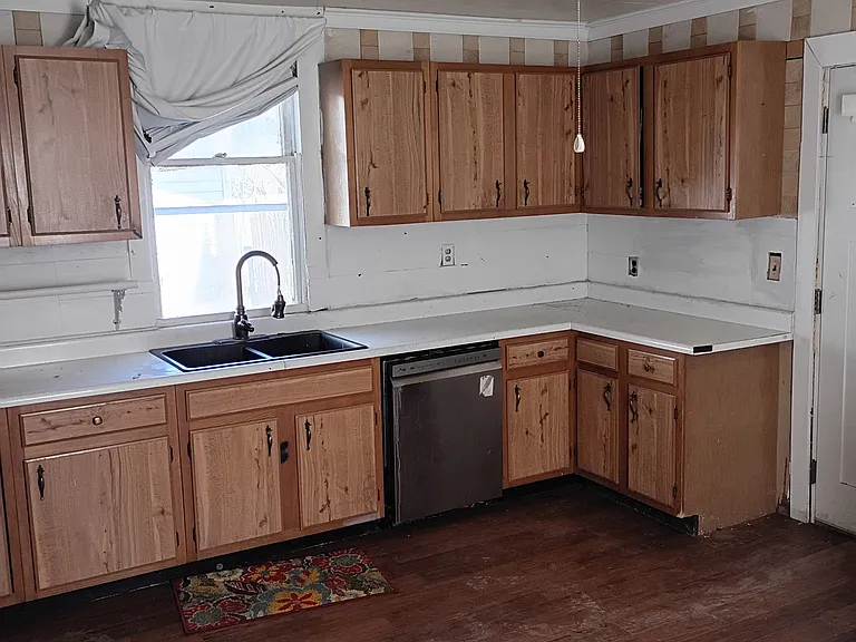 118 N Nebraska St — Photo 3