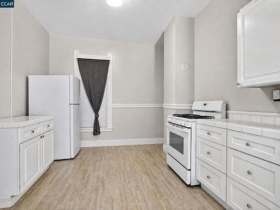 5th image of 1419 Ceres St