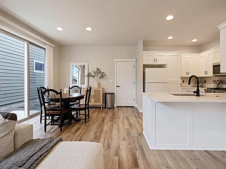 4541 SW 36th St — Photo 10