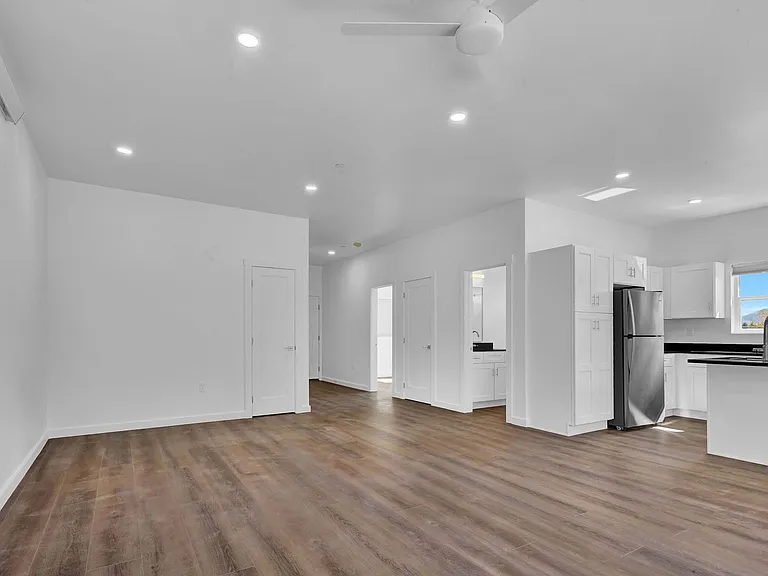 Saddle Lofts Apartments — Photo 81