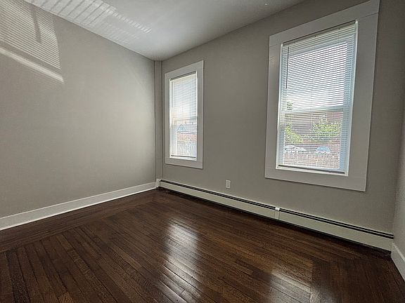 5th image of 1561 Chapel St #5