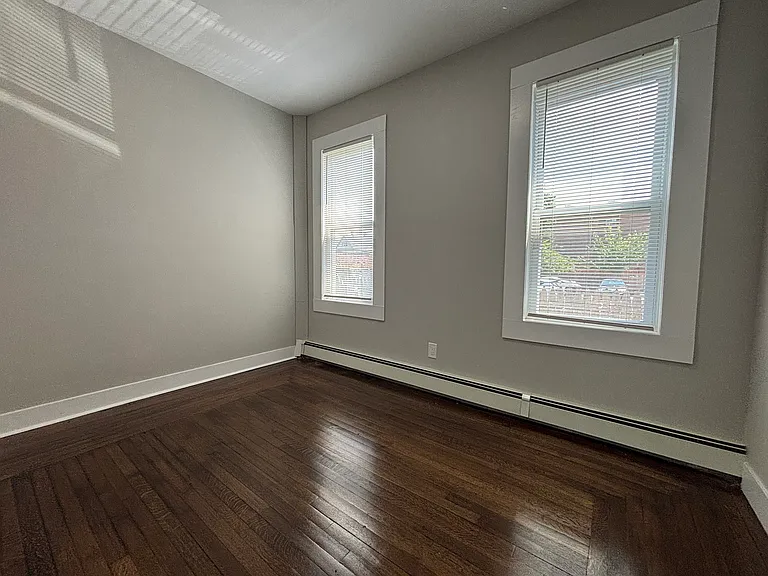 1561 Chapel St #5 — Photo 5