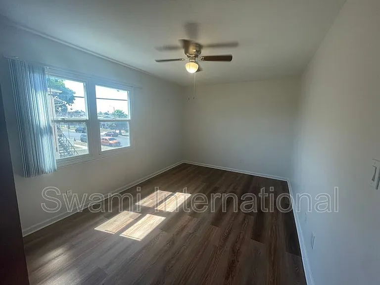 9449 S Normandie Ave #2 — Photo 6