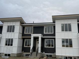 1929 W McCaskill Dr, Crossfield, AB T0M0S0