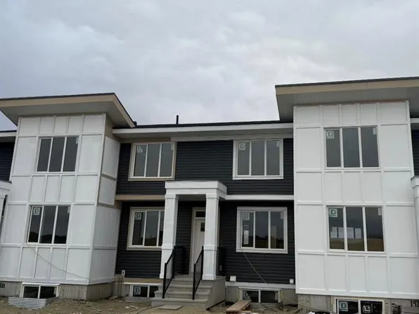 1929 W McCaskill Dr, Crossfield, AB T0M 0S0