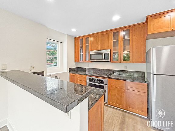 2nd image of 8503 Villa La Jolla Dr APT L