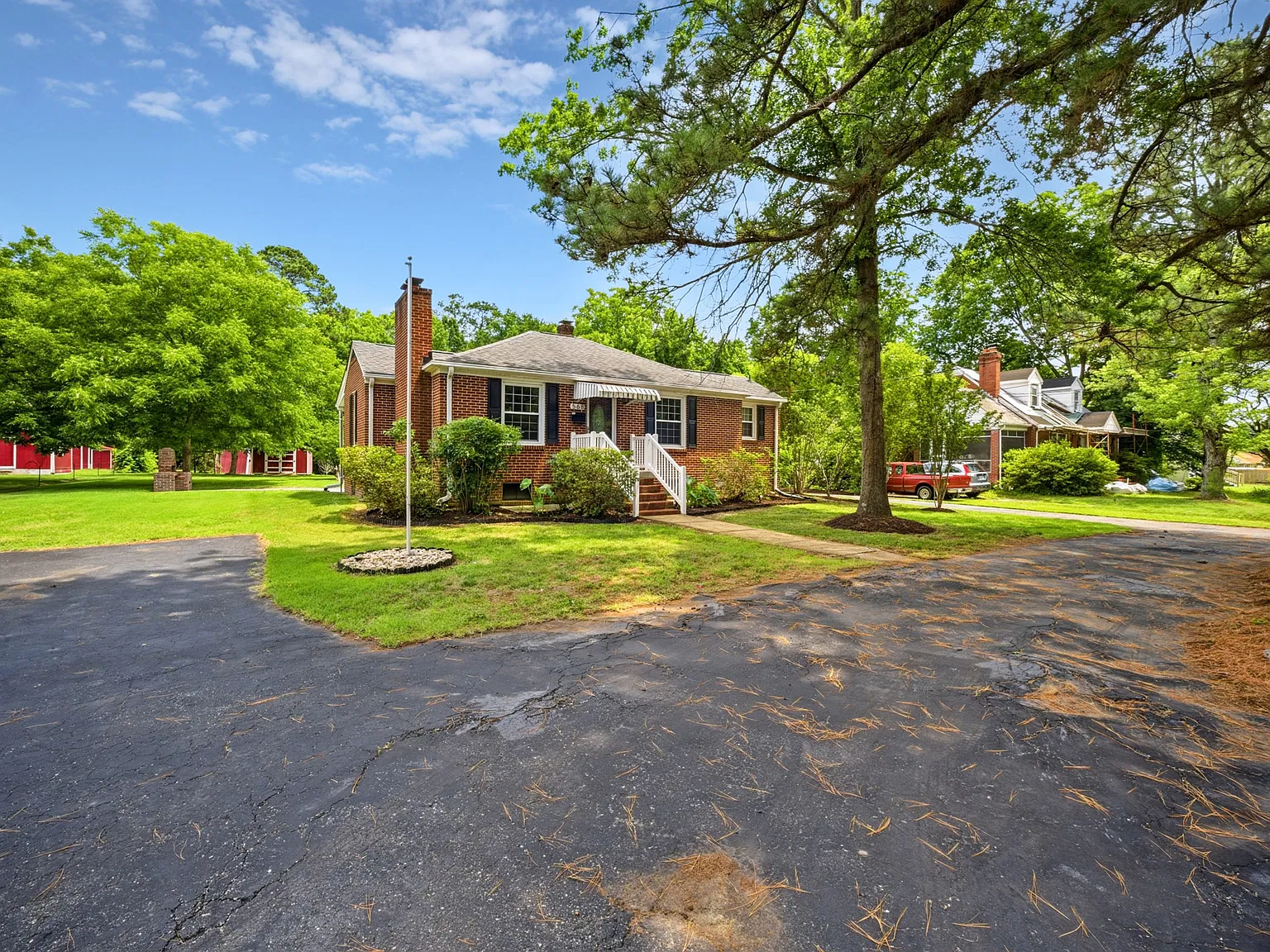 Yorktown Rd, 568 - 1 — Photo 2