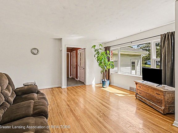 3rd image of 12799 Melody Rd