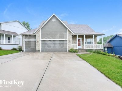 800 Red Maple Dr, Liberty, MO, 64068
