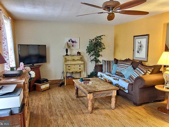 3rd image of 1125 2nd St