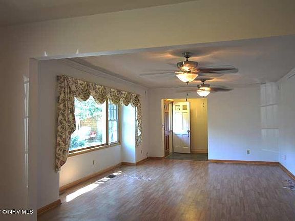 3rd image of 1012 McBryde Ln