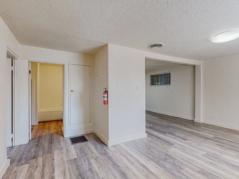 721 Santa Fe Ave SW — Photo 40