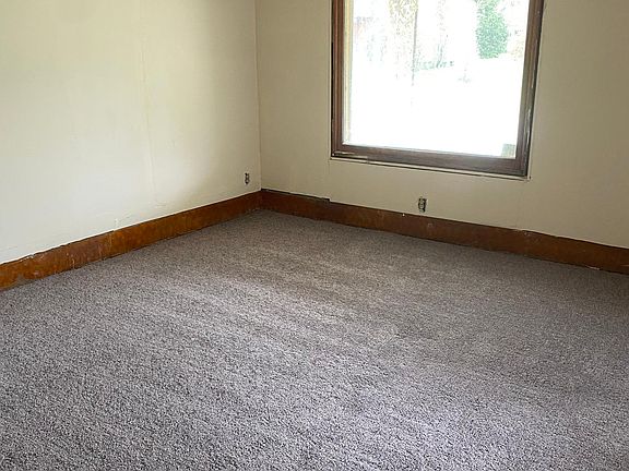 3rd image of 187 Gordon Ave