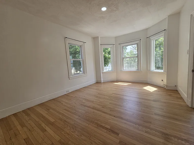 56 Pinckney St #4 — Photo 11