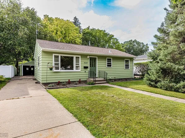 1537 14 1/2 St S, Fargo, ND 58103