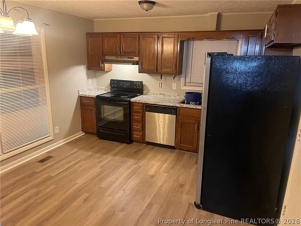 3 bed, 2.0 bath, 1106 sqft, $1,395 — Photo 4