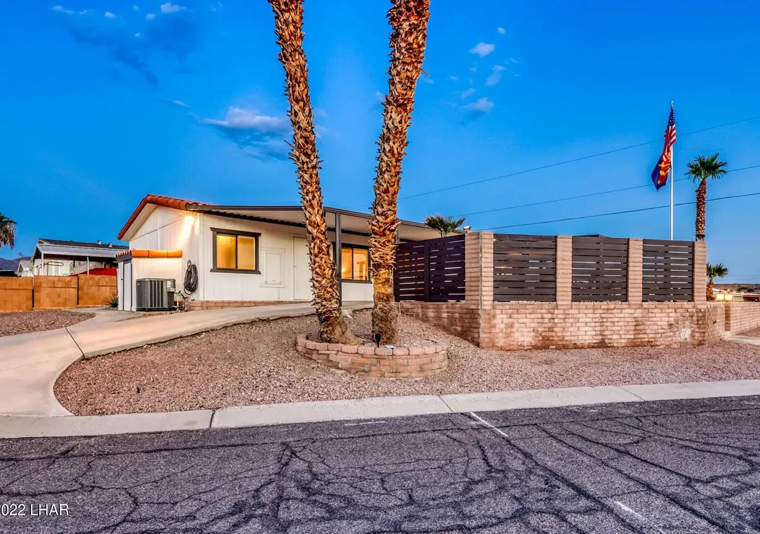 Lake Havasu Home - Walk to the lake — Photo 1