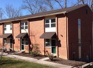 211 Oakview Dr APT 16, Ligonier, PA 15658