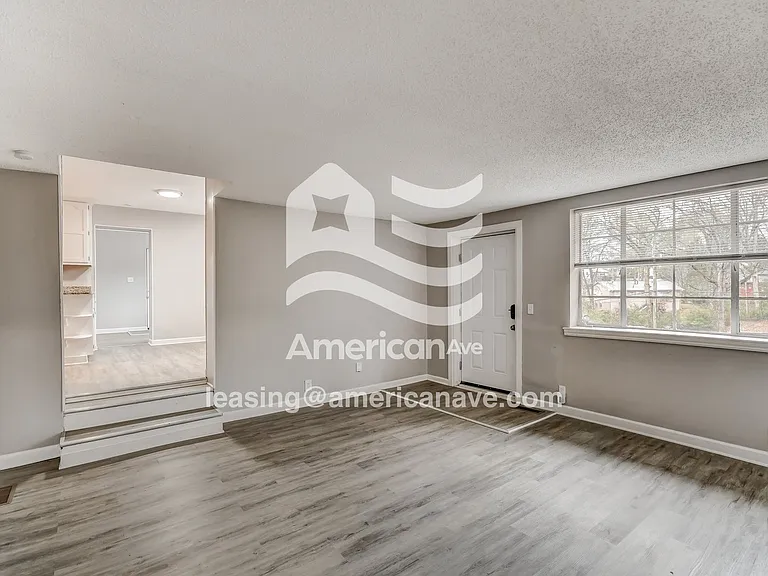 1414933_003_wm_-_living_room_13546663.jpg