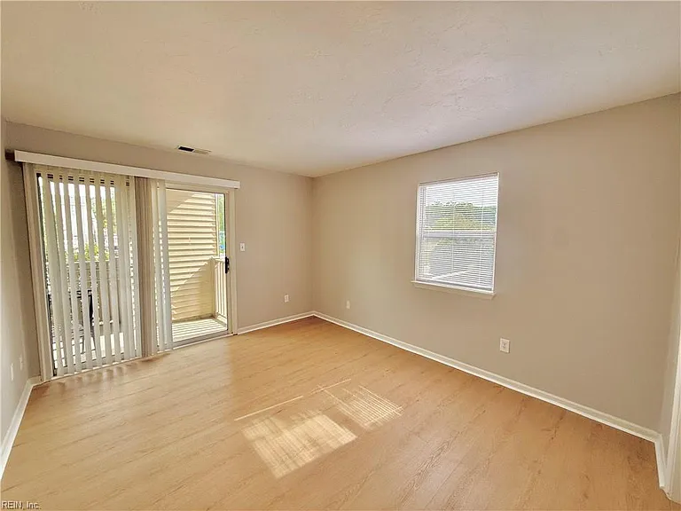 512 Thorncliff Dr #101 — Photo 10