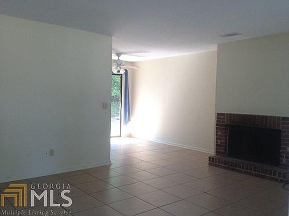 4th image of 10 University Pl APT B