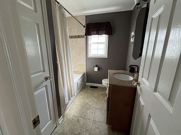 Main Floor Full Bathroom