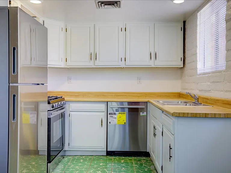 3425 E Fairmount St — Photo 13