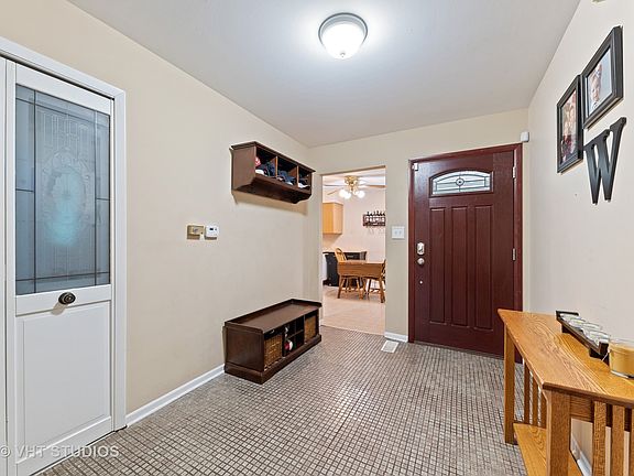 2nd image of 1711 Cambourne Ln