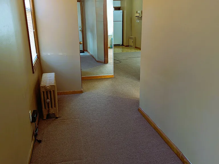 Pierre Ave — Photo 3