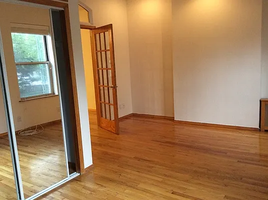 Rented by New York Realty Minimax Inc | media 33