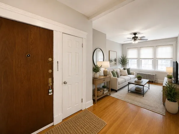 2001 Commonwealth Ave APT 32, Brighton, MA 02135